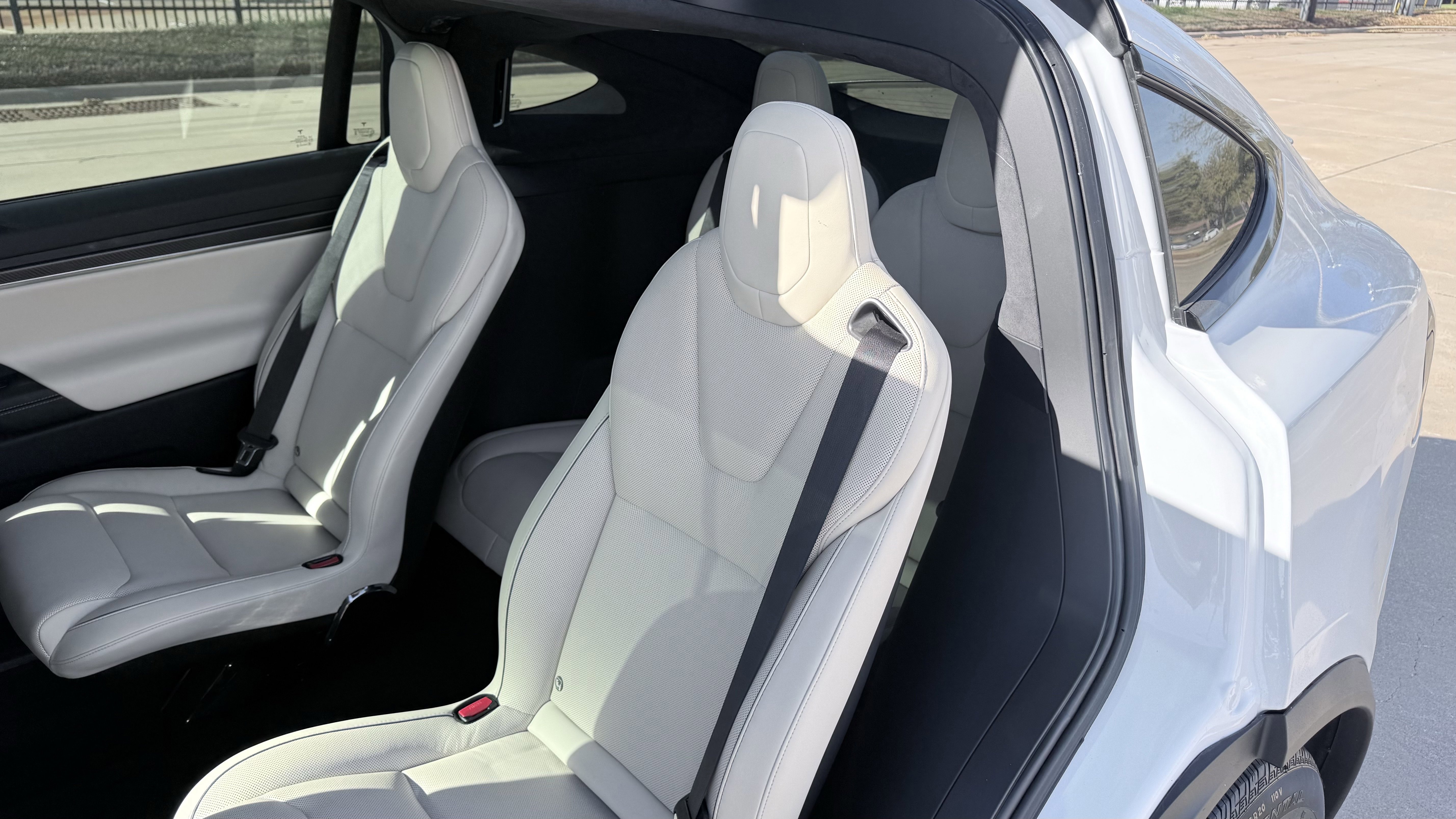 Used 2023 Tesla Model X Plaid image 5