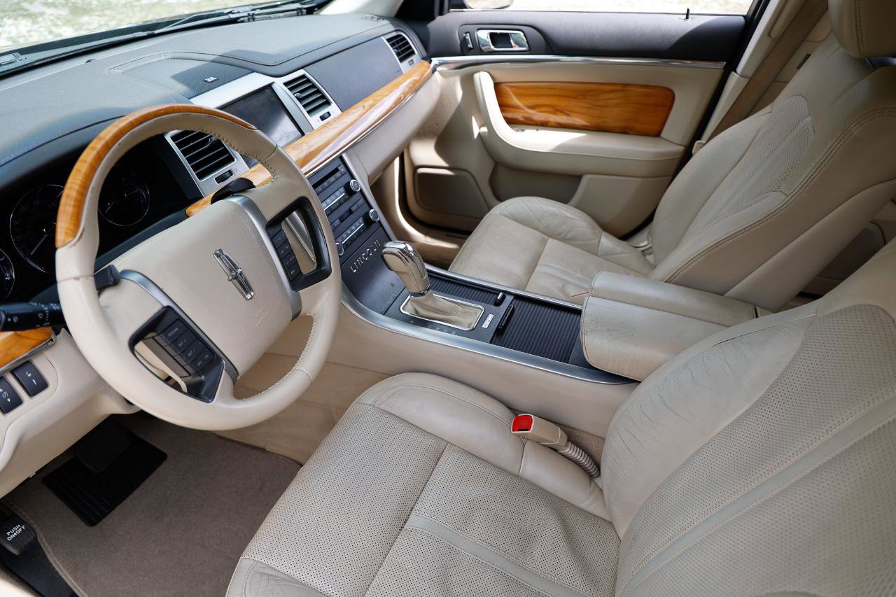 Used 2011 Lincoln MKS AWD w/ 102A Rapid Spec Order Code image 4