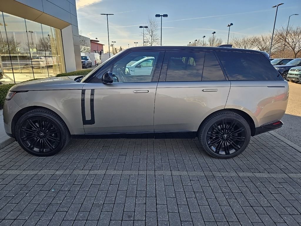Certified 2023 Land Rover Range Rover SE image 8