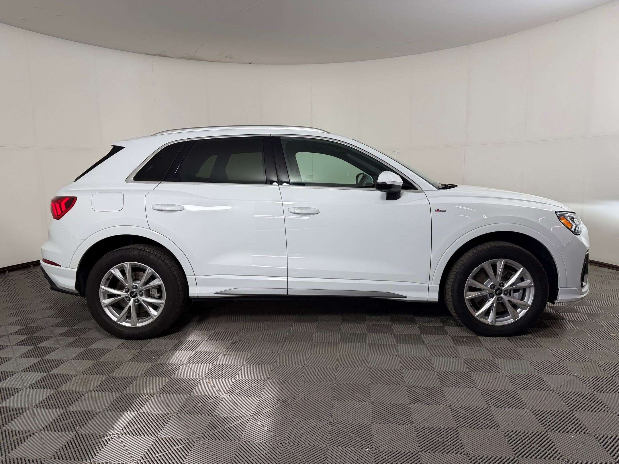 Certified 2023 Audi Q3 2.0T Premium Plus AWD/4WD image 8