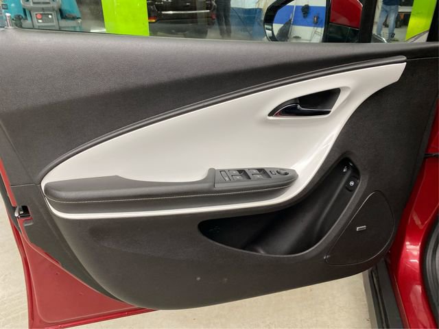 Used 2013 Chevrolet Volt Premium w/ Premium Trim Package FWD image 25