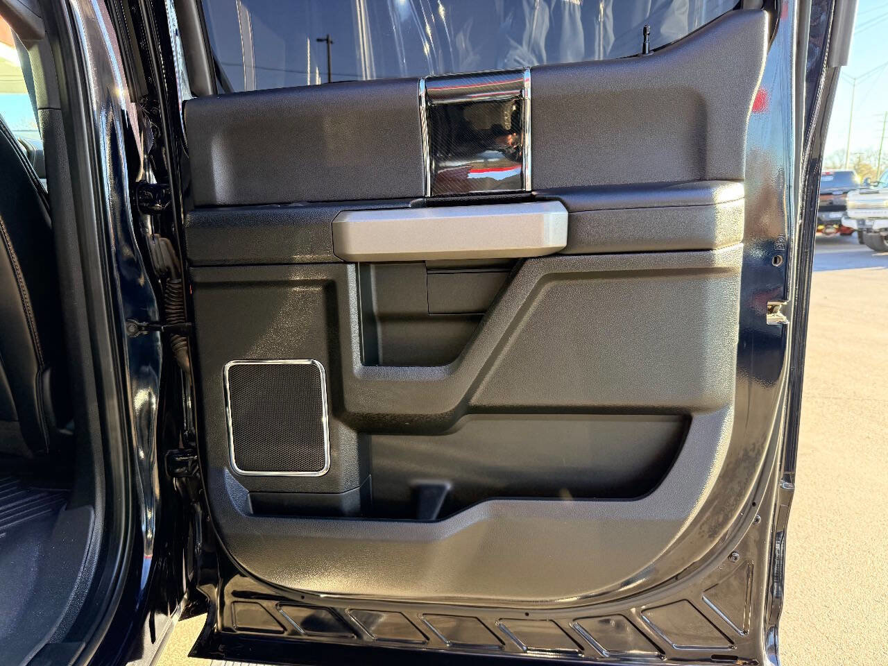 Used 2021 Ford F250 Platinum w/ FX4 Off-Road Package image 35