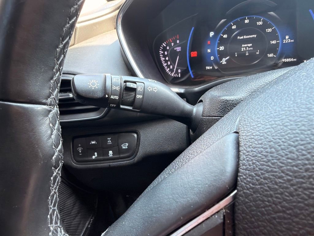 Used 2020 Hyundai Santa Fe Limited image 35
