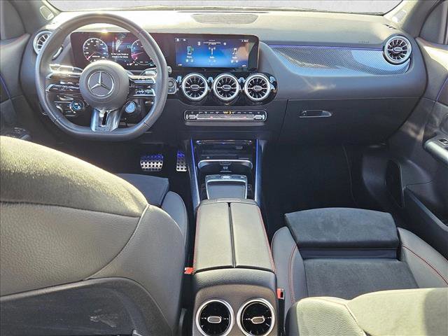 Used 2025 Mercedes-Benz GLA 35 AMG 4MATIC image 16