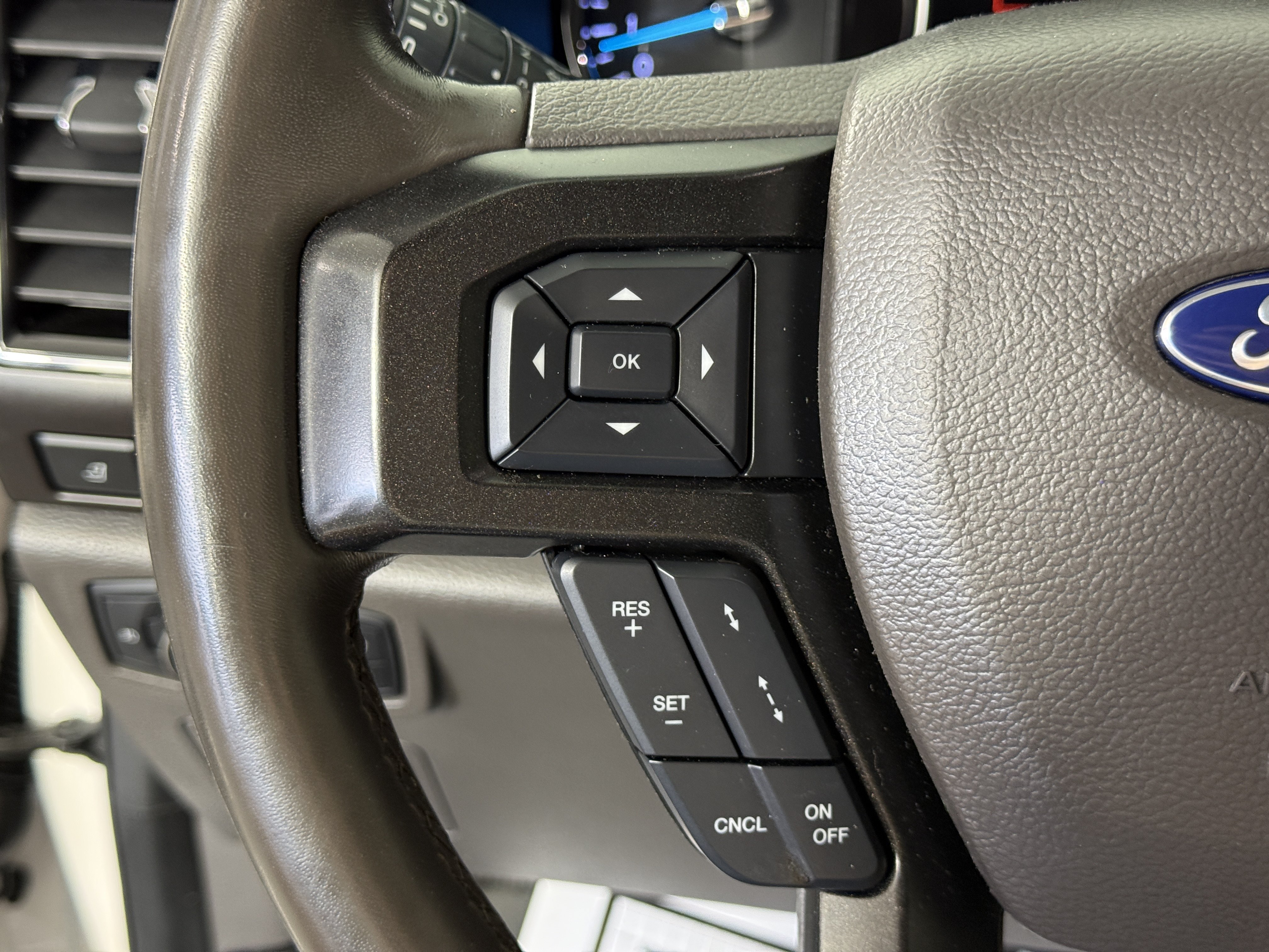 Certified 2018 Ford Expedition Max Limited RWD image 31