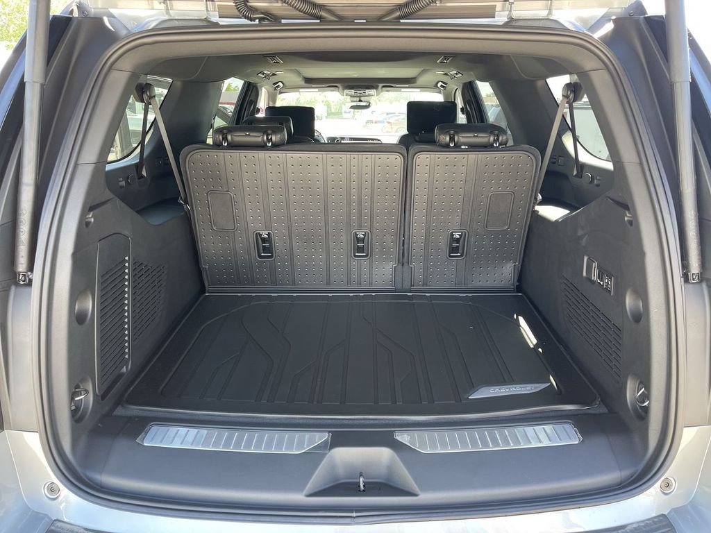 New 2026 Chevrolet Suburban High Country AWD/4WD image 25