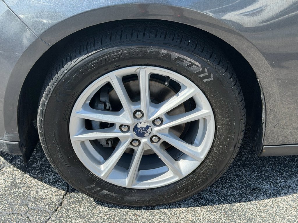 Used 2017 Ford Focus SE FWD image 14