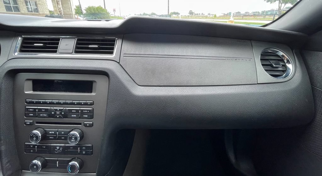 Used 2014 Ford Mustang Coupe RWD image 24