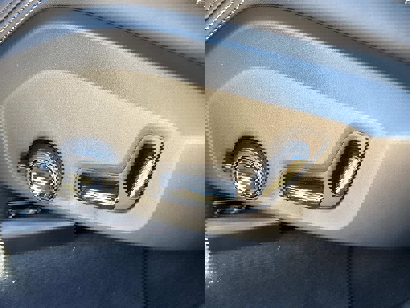 New 2026 Volvo XC60 B5 Ultra w/ Climate Package image 18