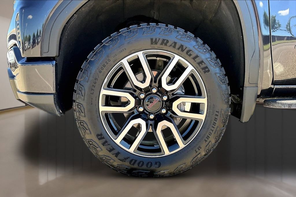 Used 2022 GMC Sierra 1500 AT4 w/ AT4 Premium Package AWD/4WD image 8