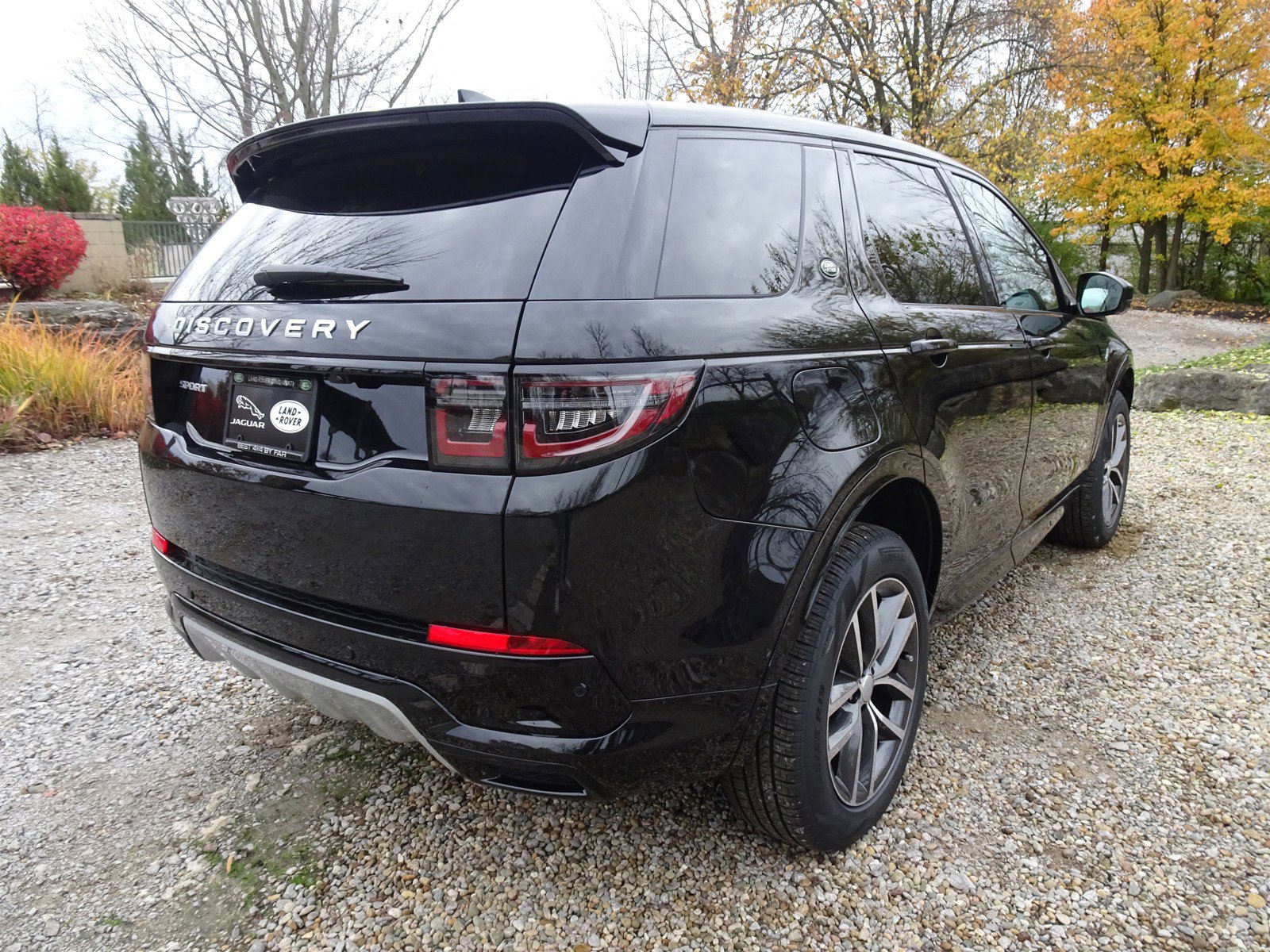 New 2025 Land Rover Discovery Sport S image 6