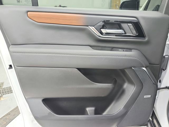 Used 2025 GMC Yukon XL Denali image 36