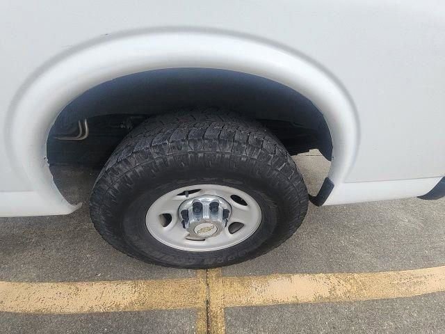 Used 2016 Chevrolet Express 3500 LT w/ LT Preferred Equipment Group image 28