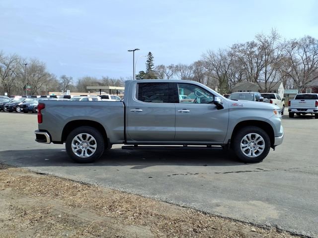 Used 2025 Chevrolet Silverado 1500 LTZ AWD/4WD image 2