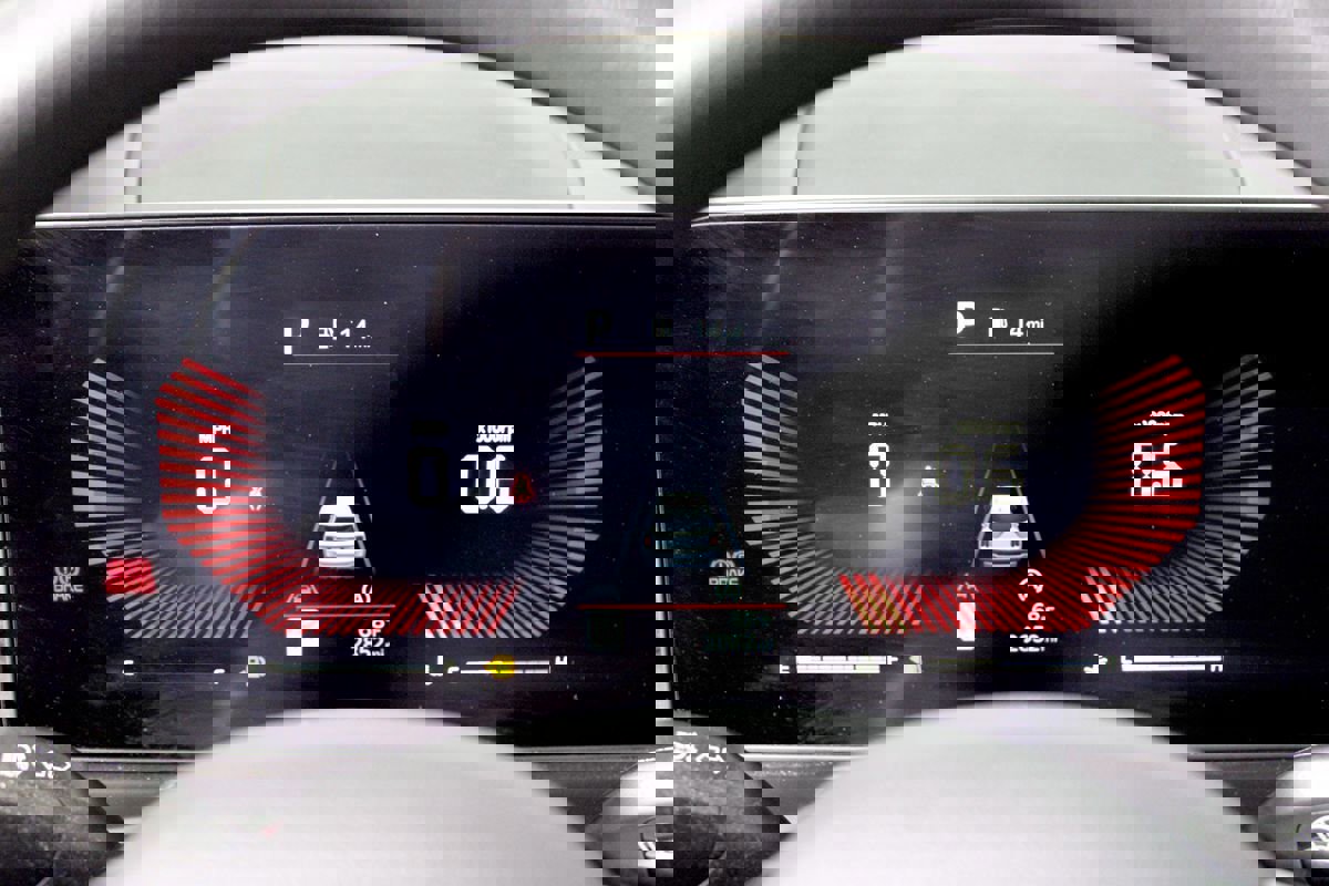 Used 2025 Kia Sorento LX image 13