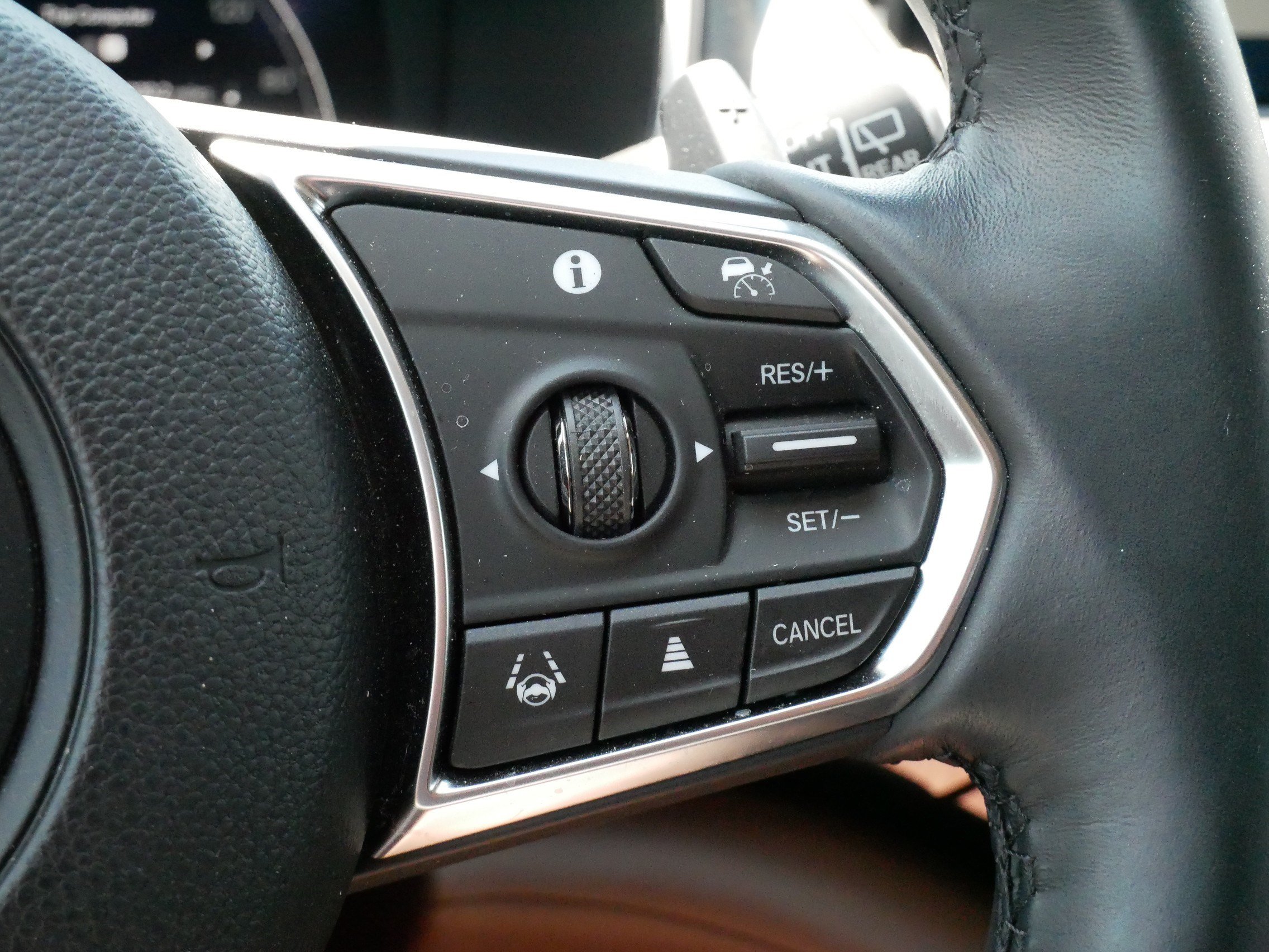 Used 2023 Acura MDX FWD w/ Technology Package image 27