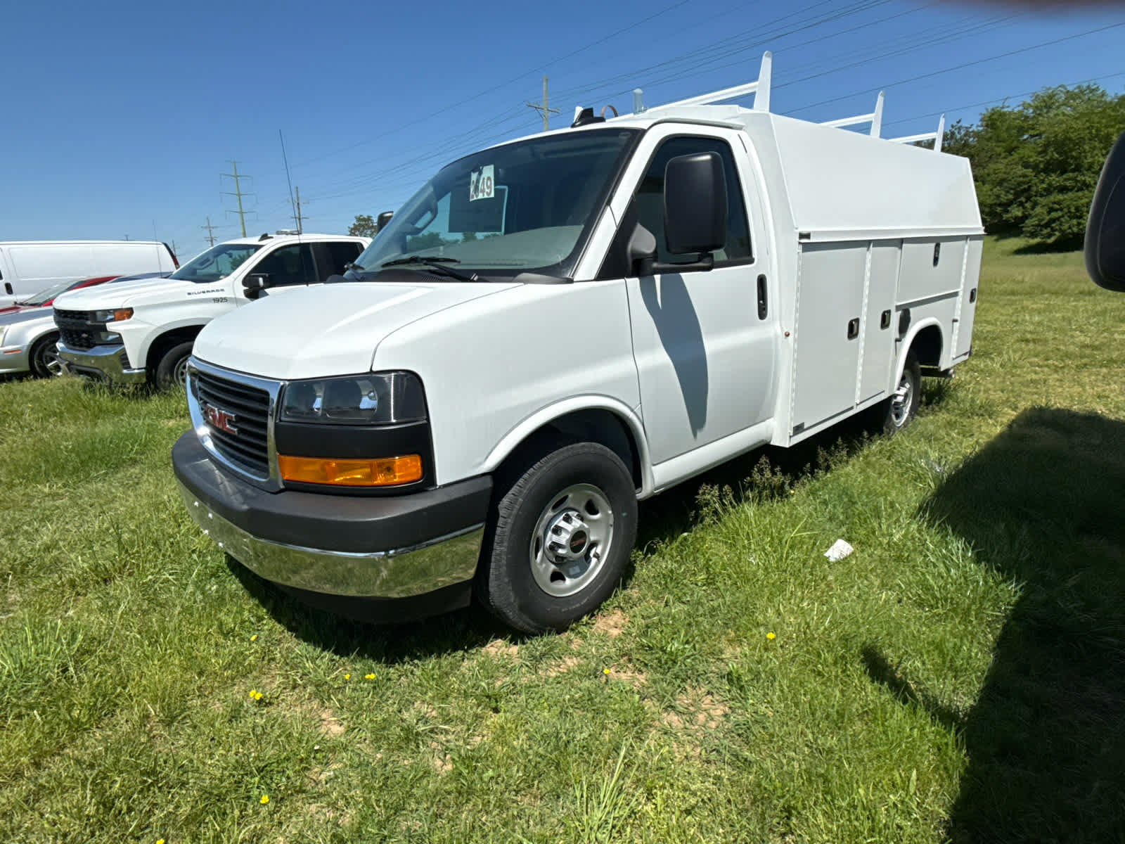 New 2025 GMC Savana 3500 w/ Power Convenience Package RWD image 2