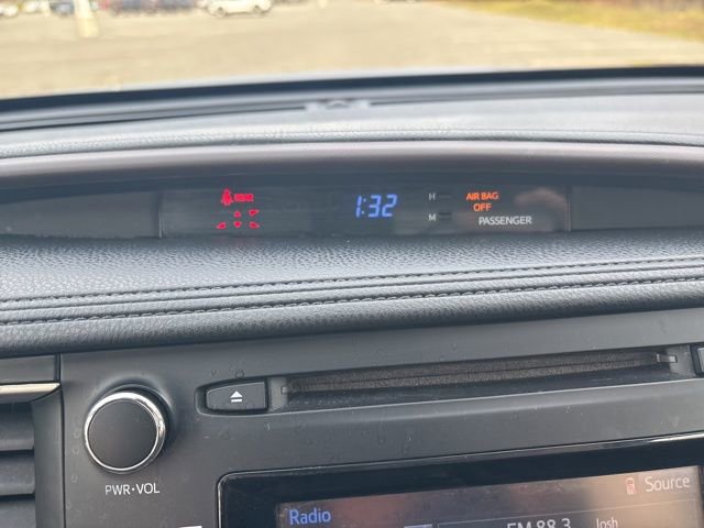 Used 2019 Toyota Highlander LE image 32