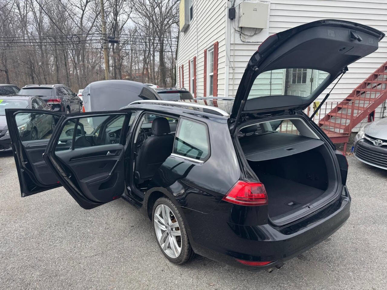 Used 2015 Volkswagen Golf TDI S image 12