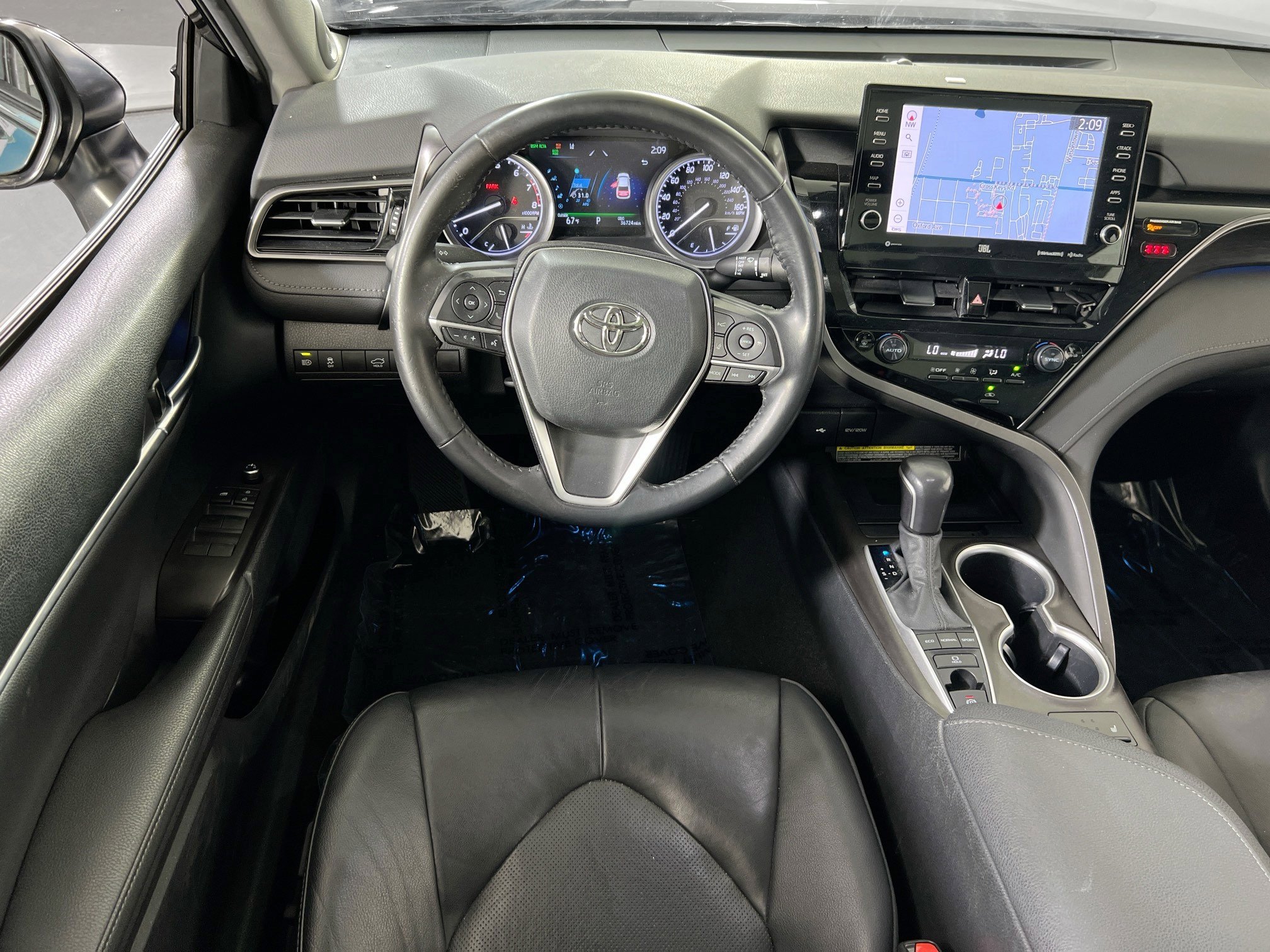 Used 2021 Toyota Camry XLE w/ Navigation Package image 23