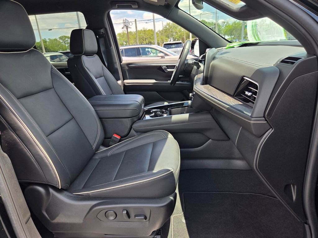 Certified 2025 Chevrolet Tahoe Premier AWD/4WD image 18