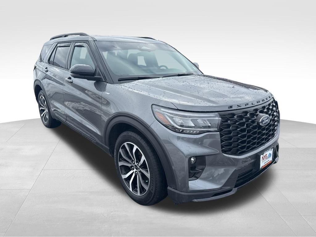 Used 2025 Ford Explorer ST-Line image 8