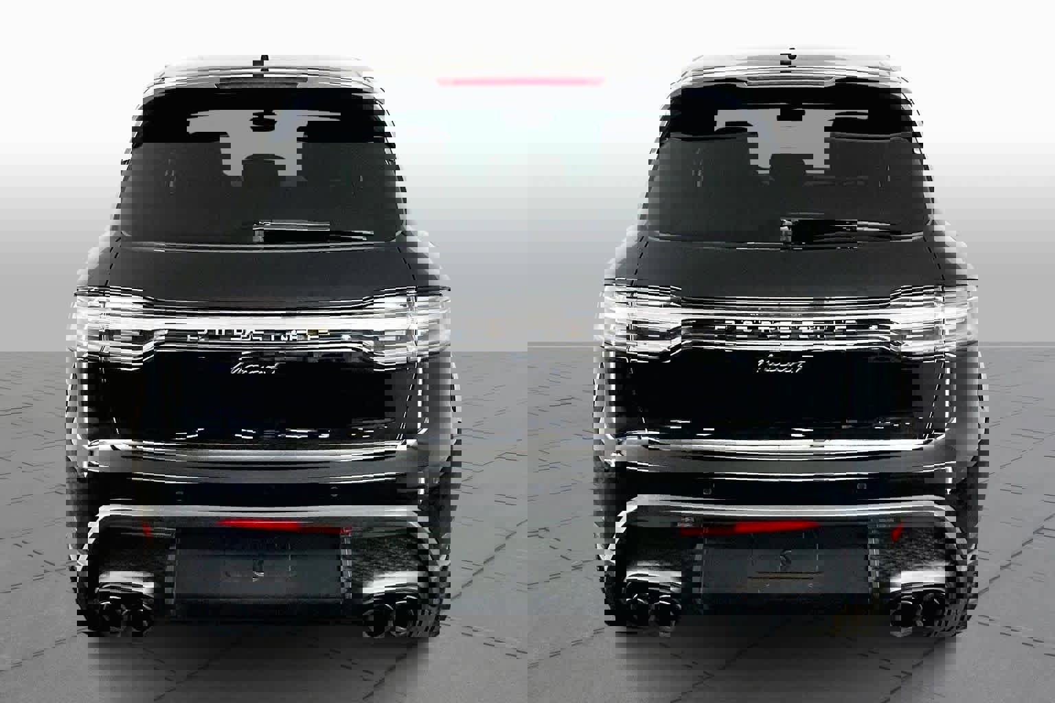 Used 2023 Porsche Macan Turbo image 5