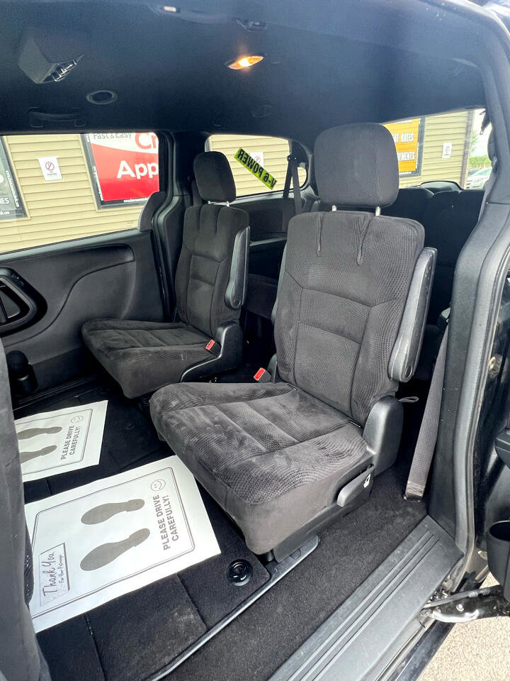 Used 2017 Dodge Grand Caravan SE image 11