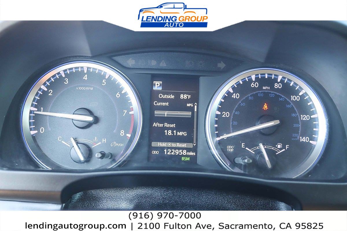 Used 2019 Toyota Highlander Limited image 23