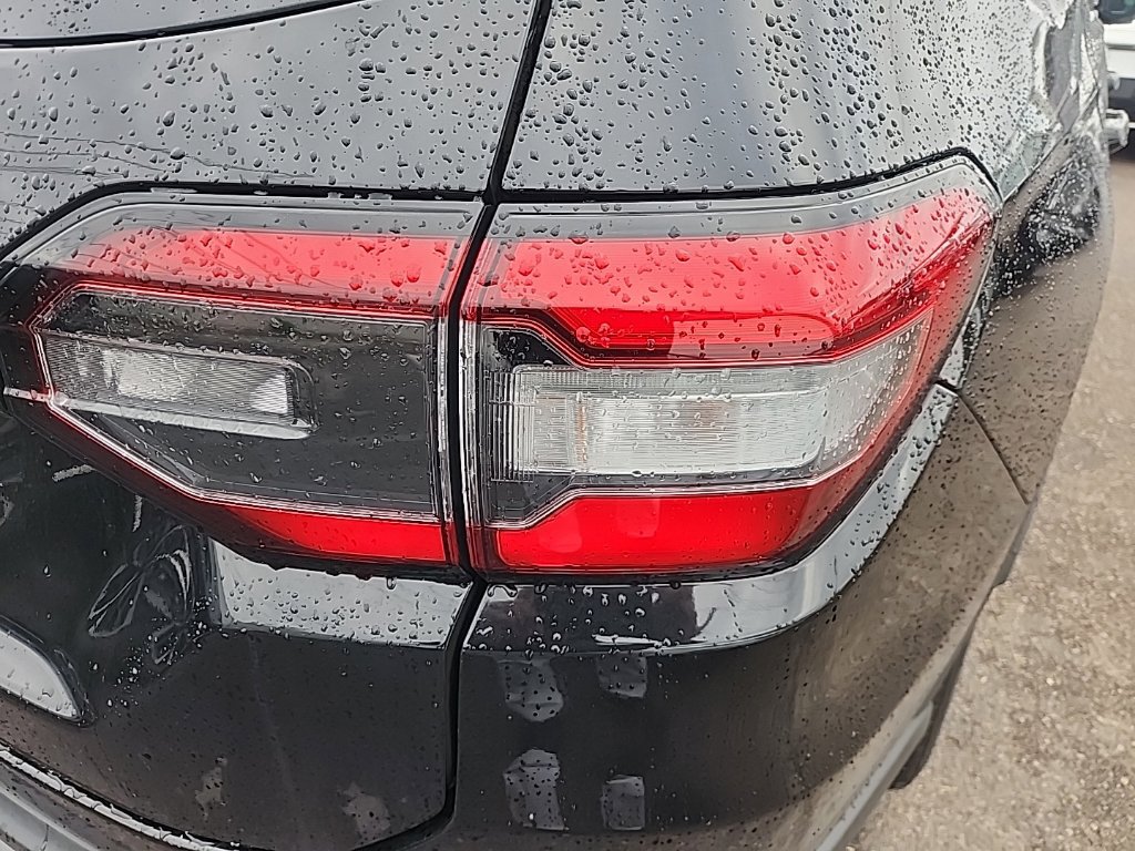 Used 2025 Honda Pilot EX-L image 13