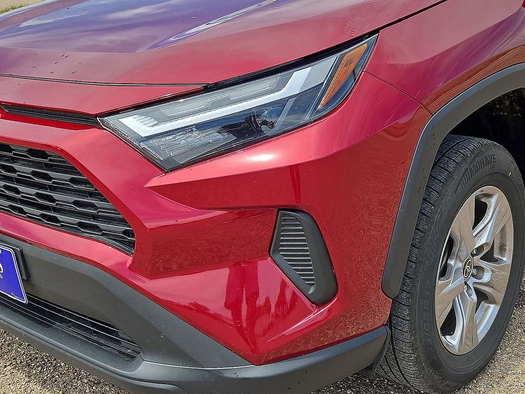 Used 2022 Toyota RAV4 XLE FWD image 9