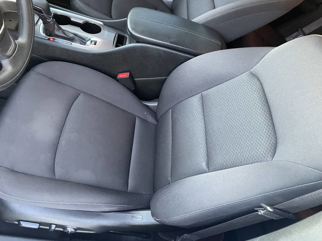 Used 2022 Chevrolet Malibu LT image 22