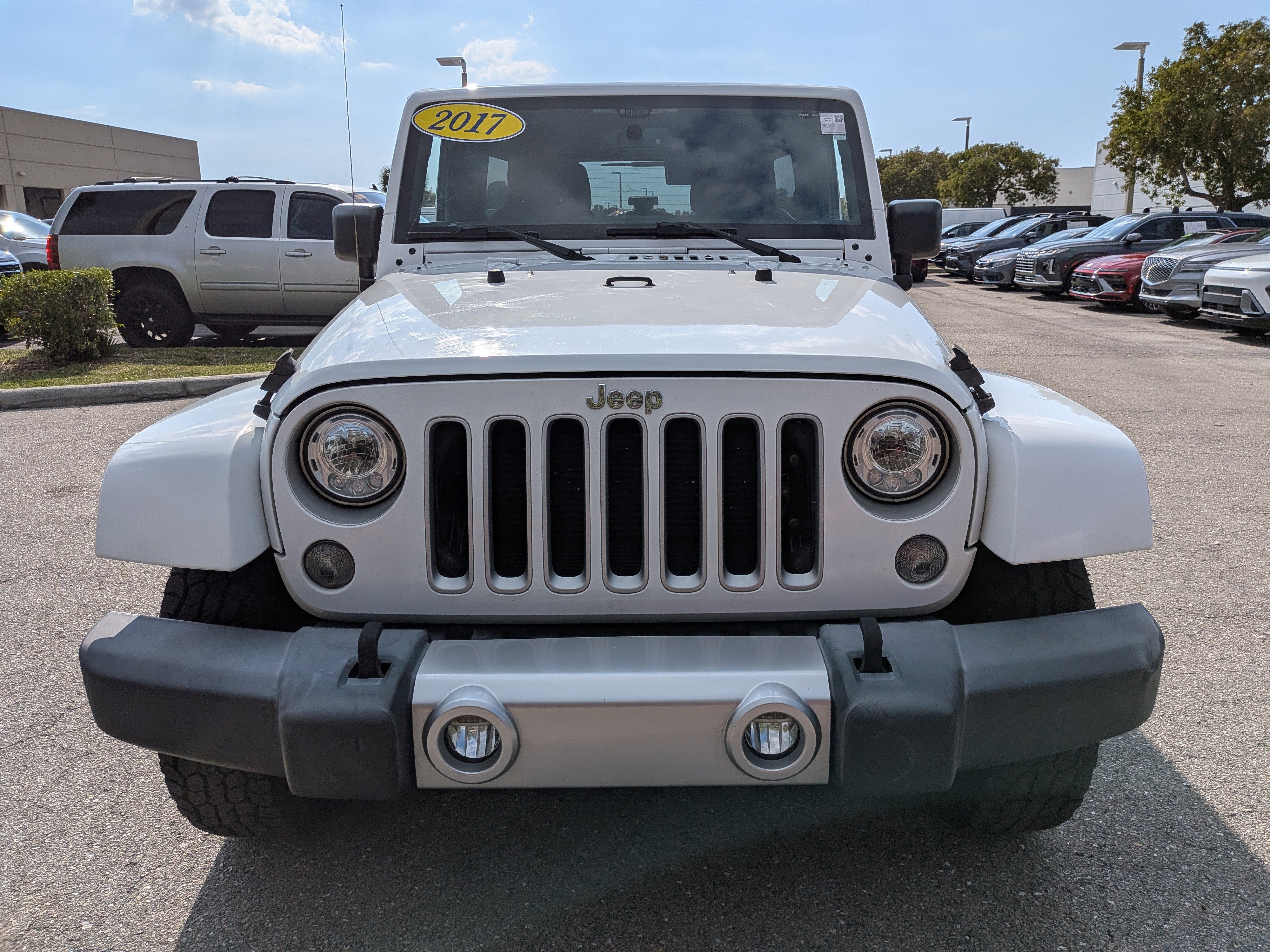 Used 2017 Jeep Wrangler Unlimited Sahara w/ Connectivity Group image 9