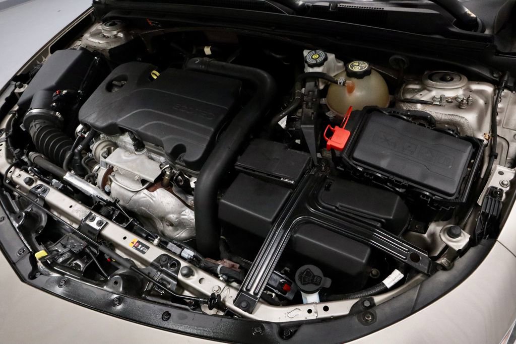Used 2023 Chevrolet Malibu LT FWD image 18