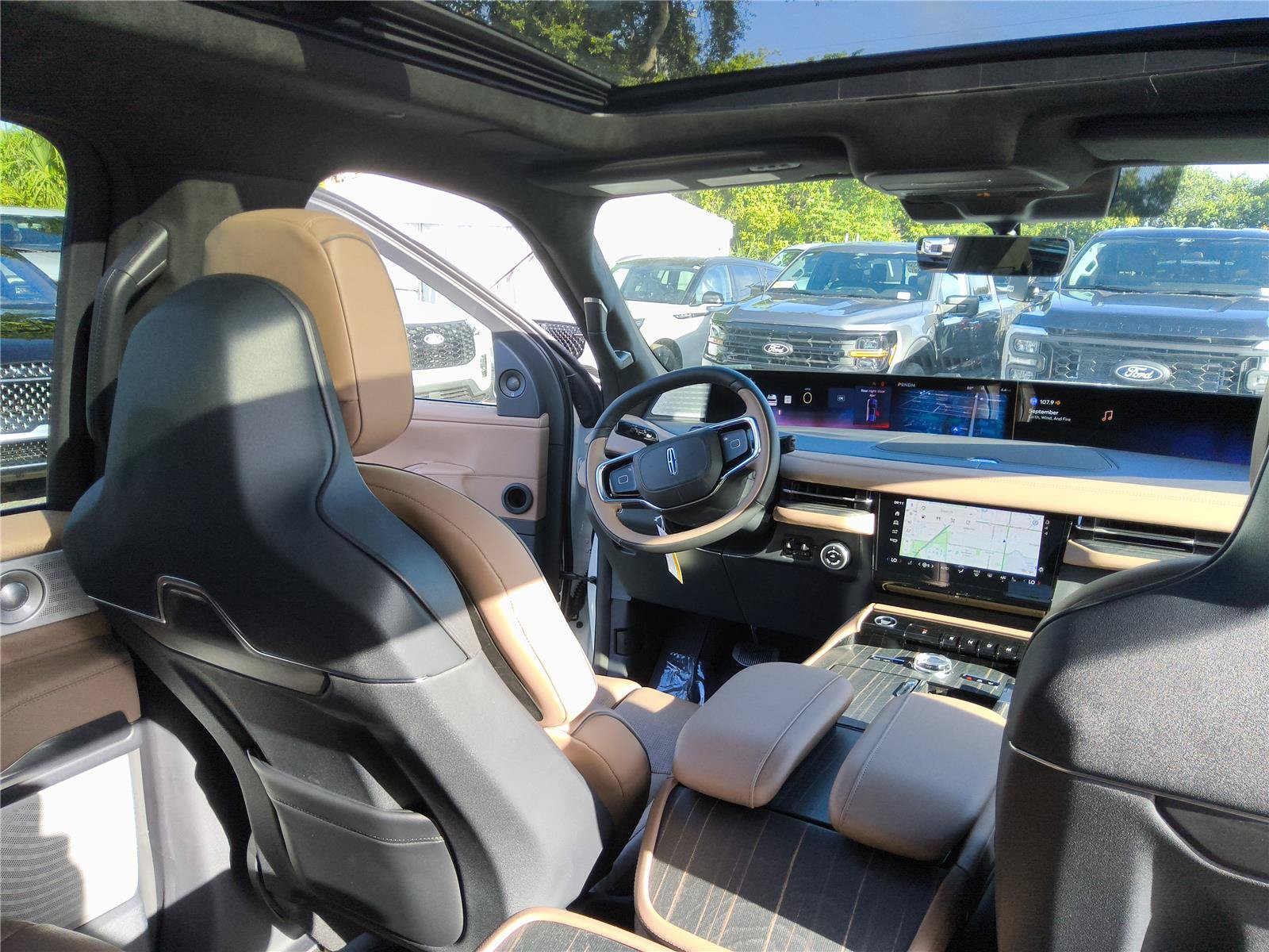 New 2027 Lincoln Navigator Black Label AWD/4WD image 25