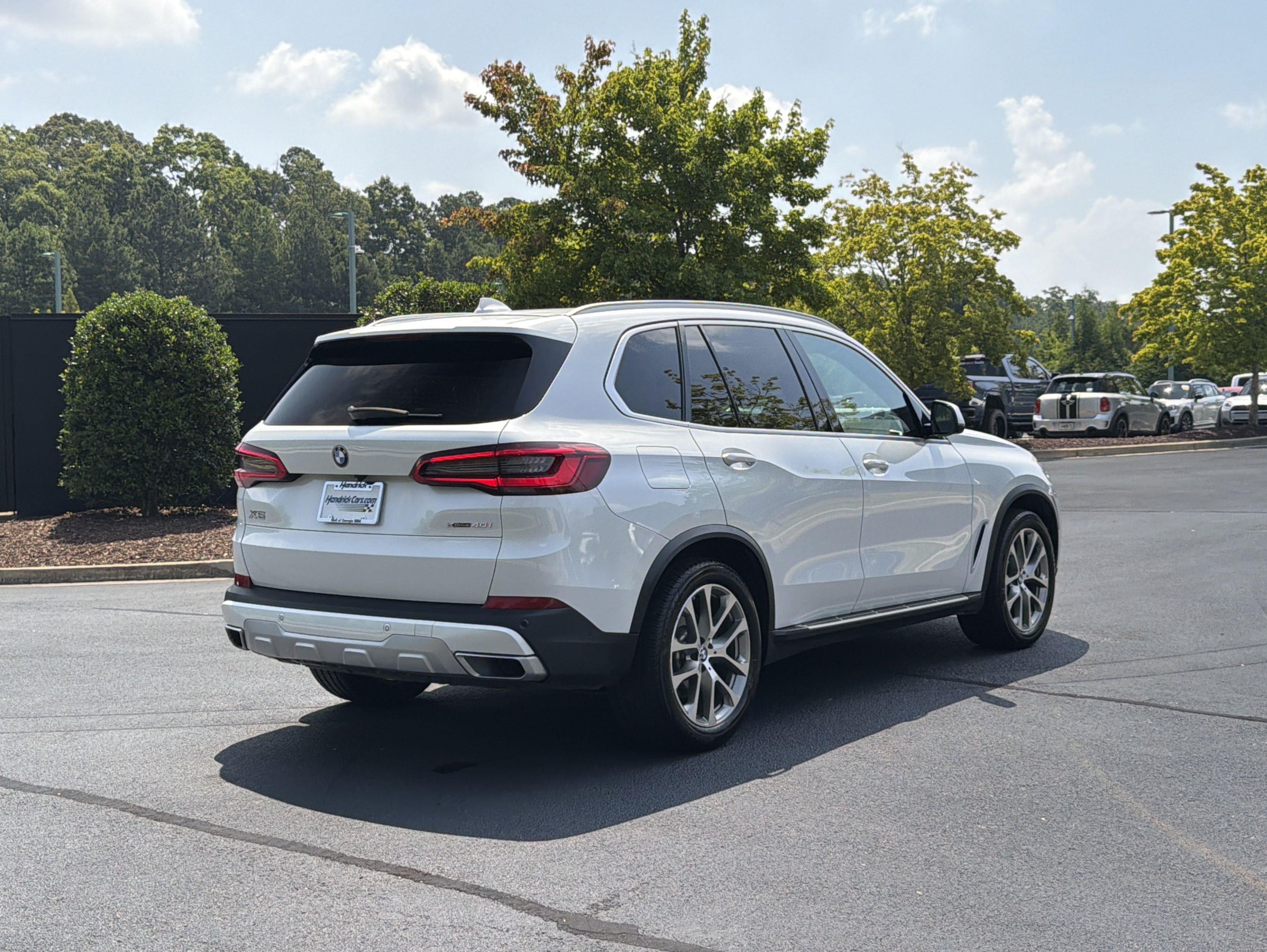 Used 2019 BMW X5 xDrive40i w/ Premium Package AWD/4WD image 3
