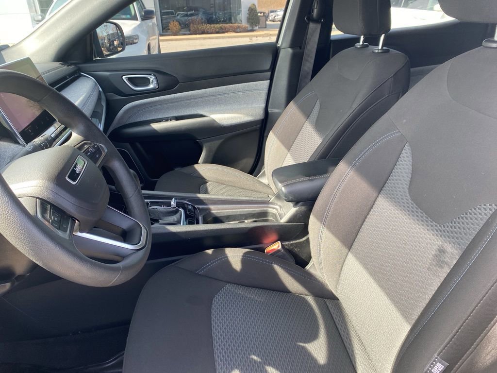 Certified 2024 Jeep Compass Sport image 18