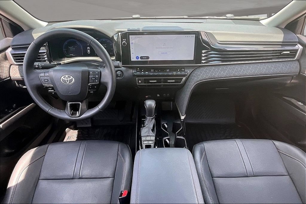 Used 2025 Toyota Camry XLE FWD image 7