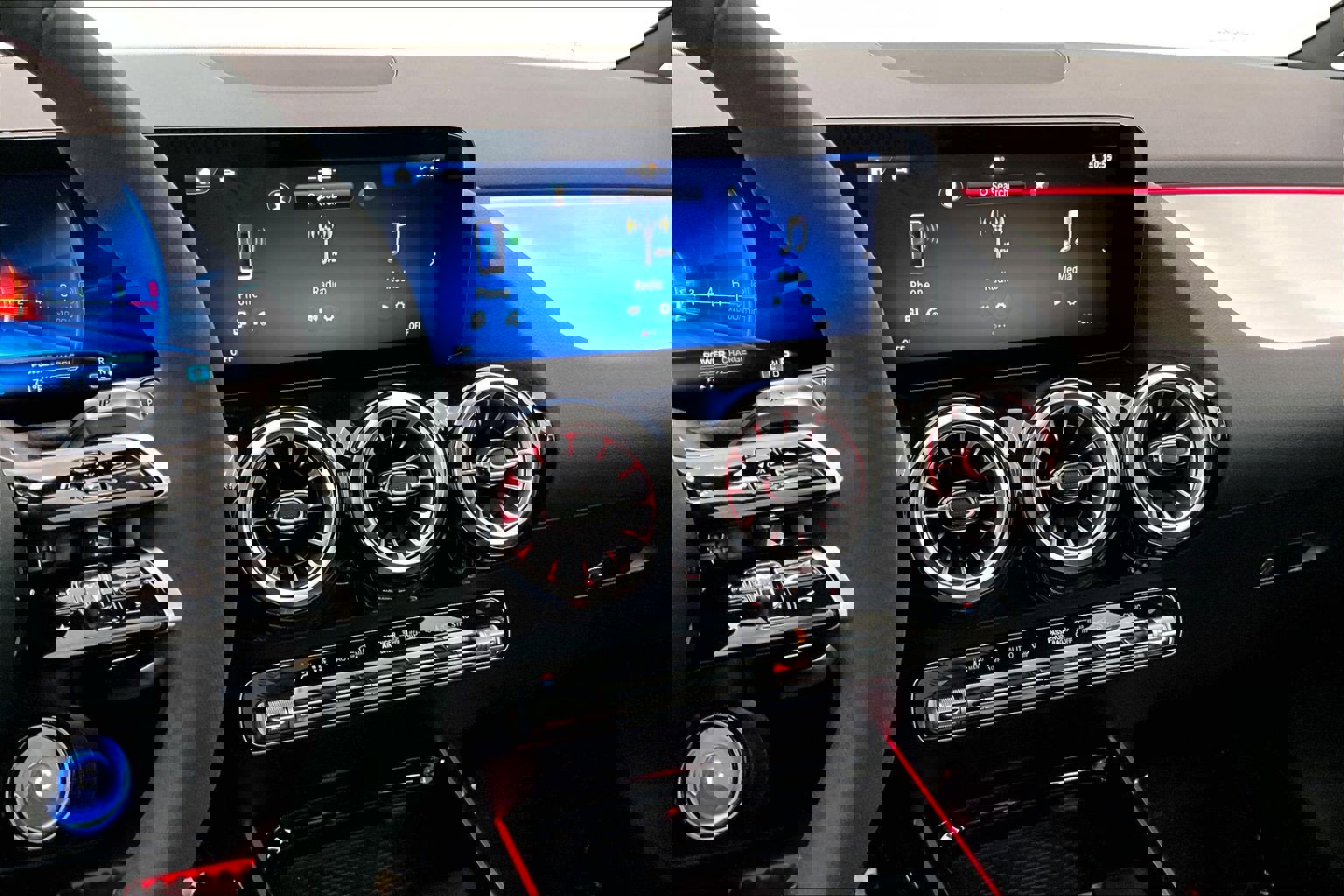 Used 2026 Mercedes-Benz GLA 35 AMG 4MATIC image 5