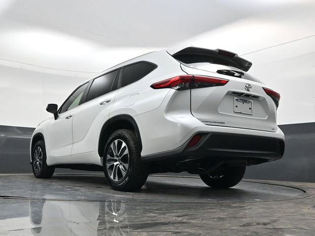 Used 2023 Toyota Highlander XLE image 31