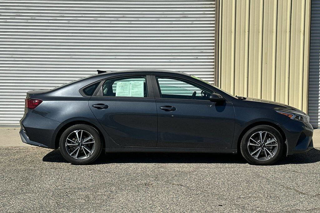 Used 2023 Kia Forte LXS image 6