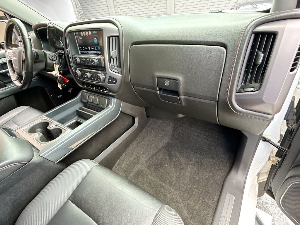 Used 2018 GMC Sierra 1500 SLT w/ All-Terrain Package AWD/4WD image 34