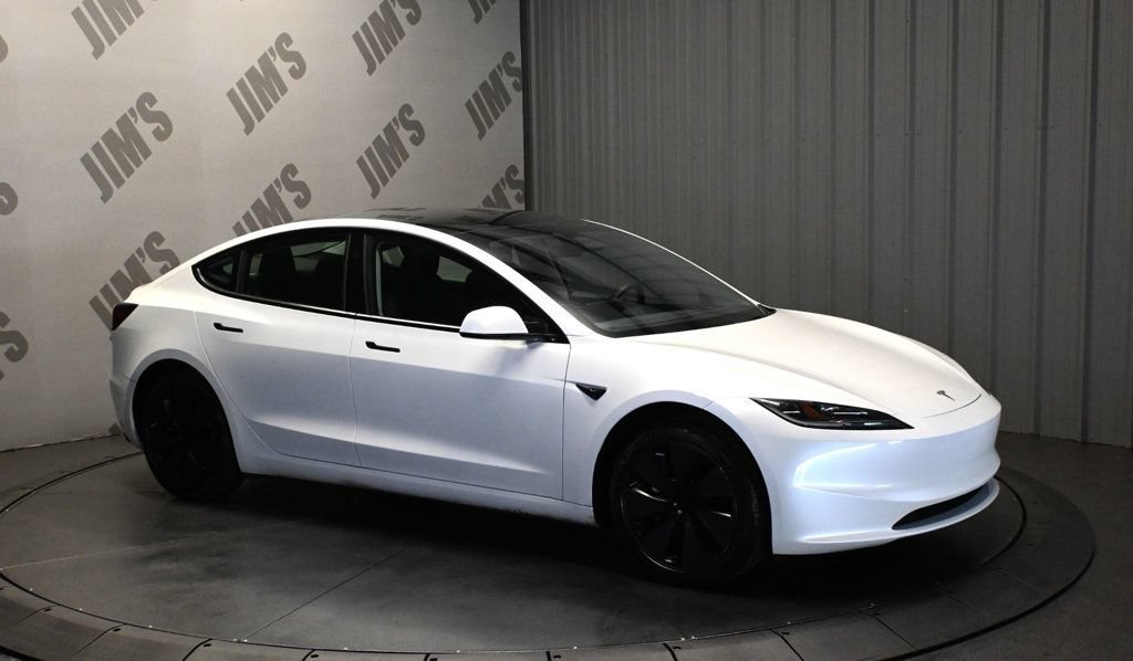 Used 2025 Tesla Model 3 Long Range RWD image 3