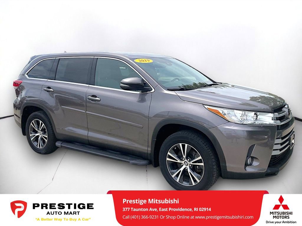 Used 2019 Toyota Highlander Plus AWD/4WD image 1