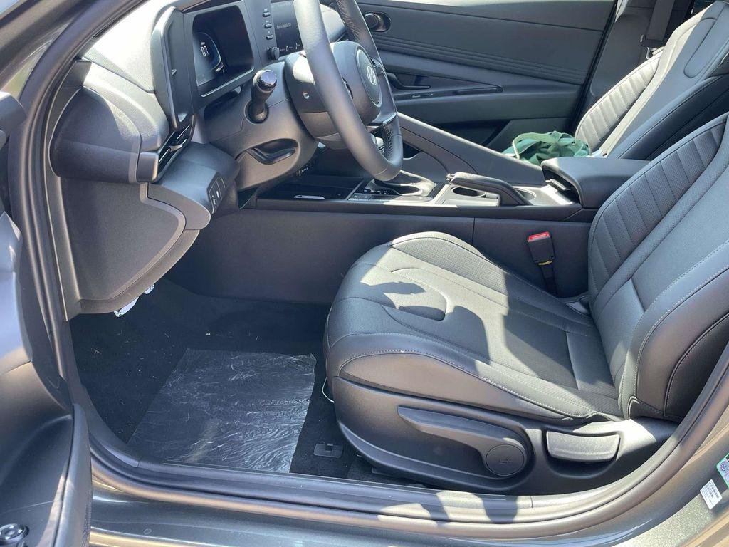 New 2026 Hyundai Elantra SEL Sport FWD image 39