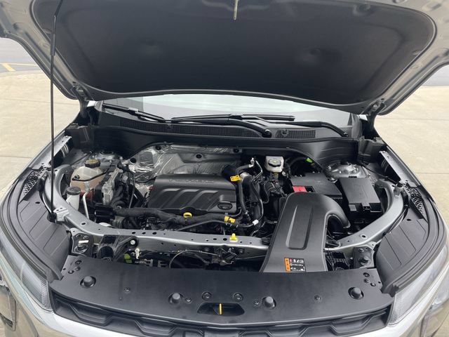 Used 2025 Chevrolet Trax LT w/ LT Convenience Package FWD image 42