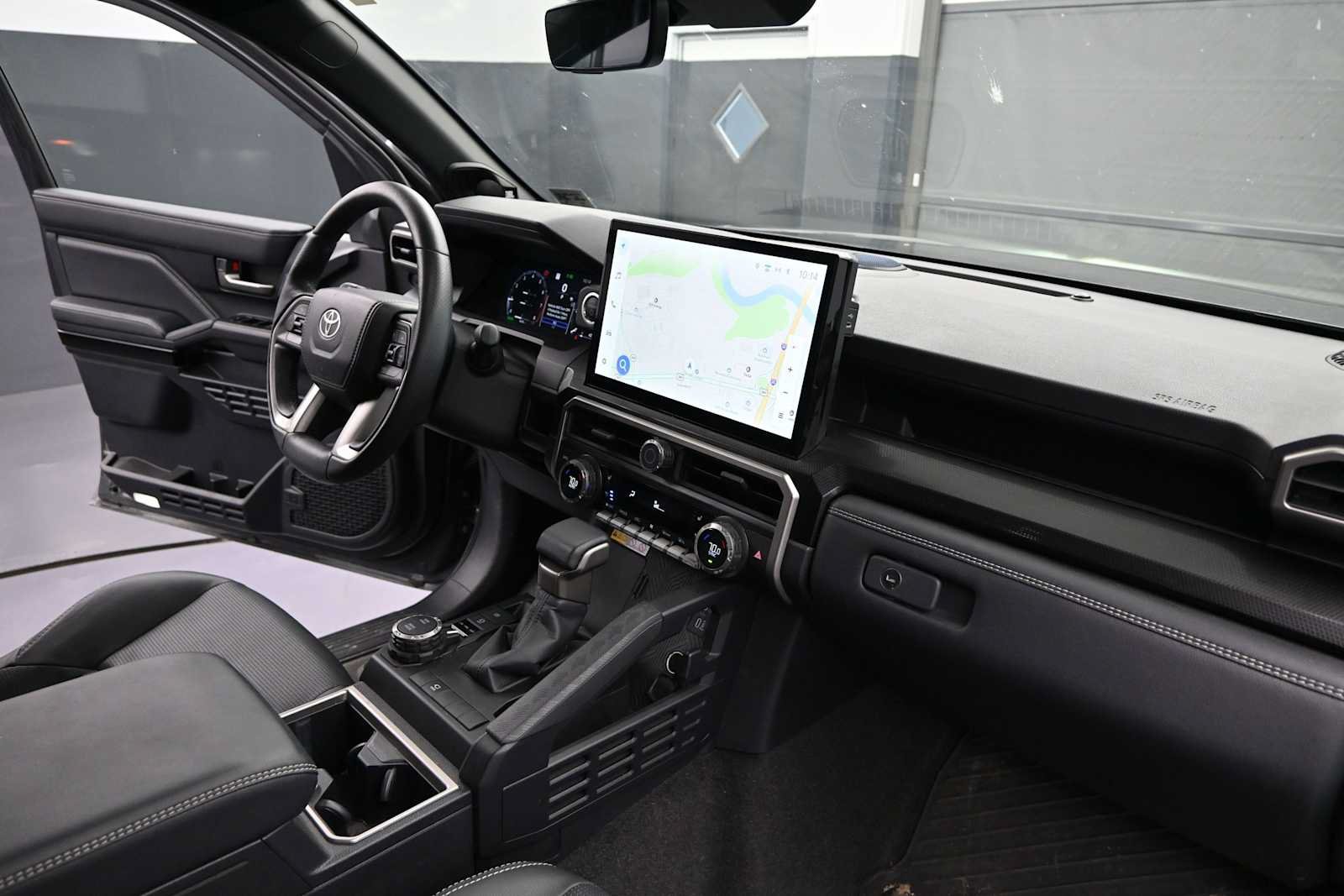 Used 2025 Toyota 4Runner Limited AWD/4WD image 29