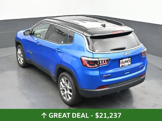 Used 2025 Jeep Compass Limited AWD/4WD image 45