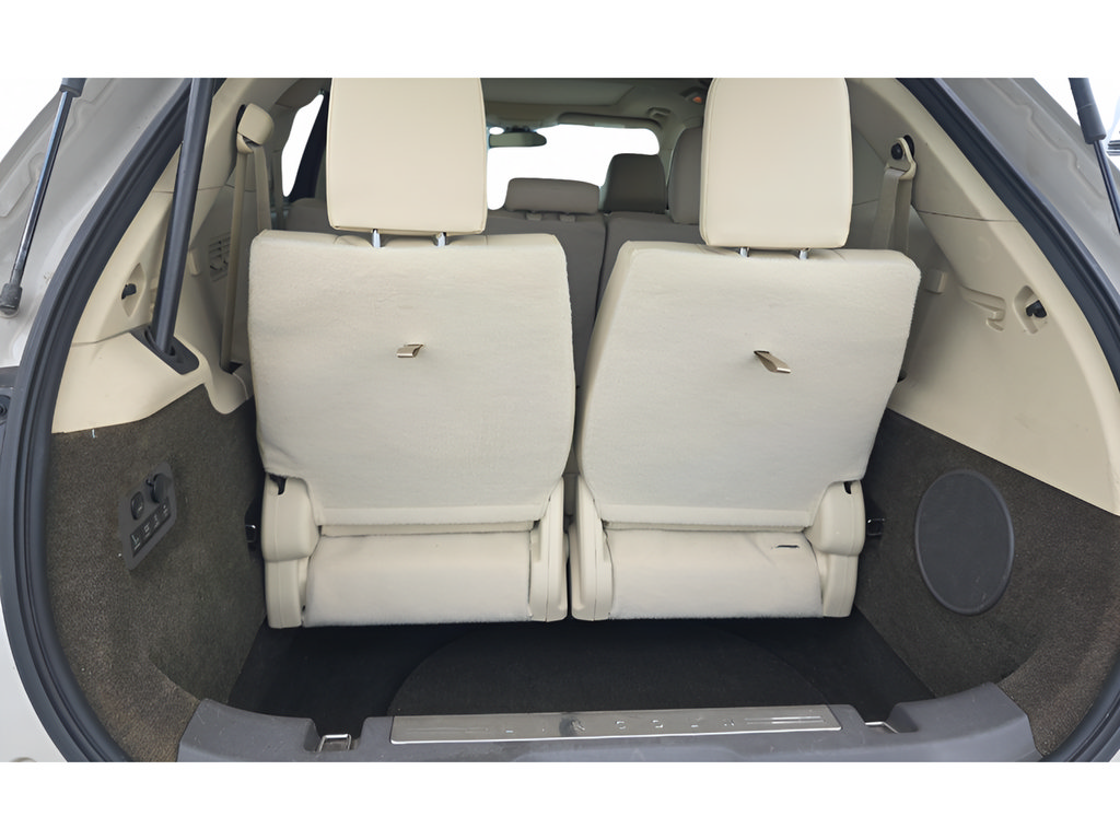 Used 2019 Lincoln MKT AWD image 14