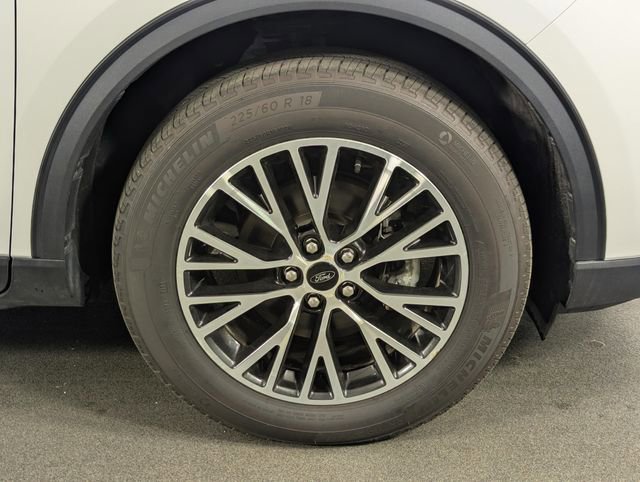 Used 2023 Ford Escape SE image 12